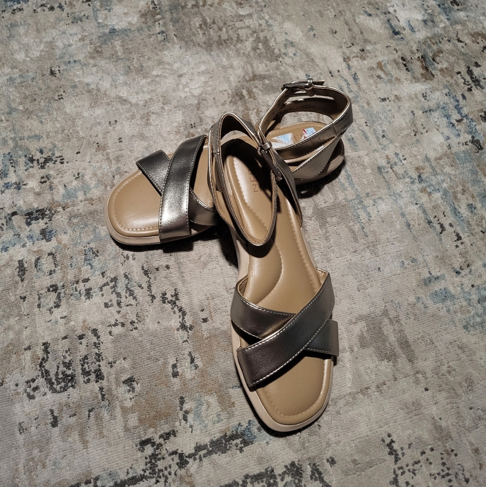 Naturalizer Riviera Ankle Strap Wedge Sandals Size 9M